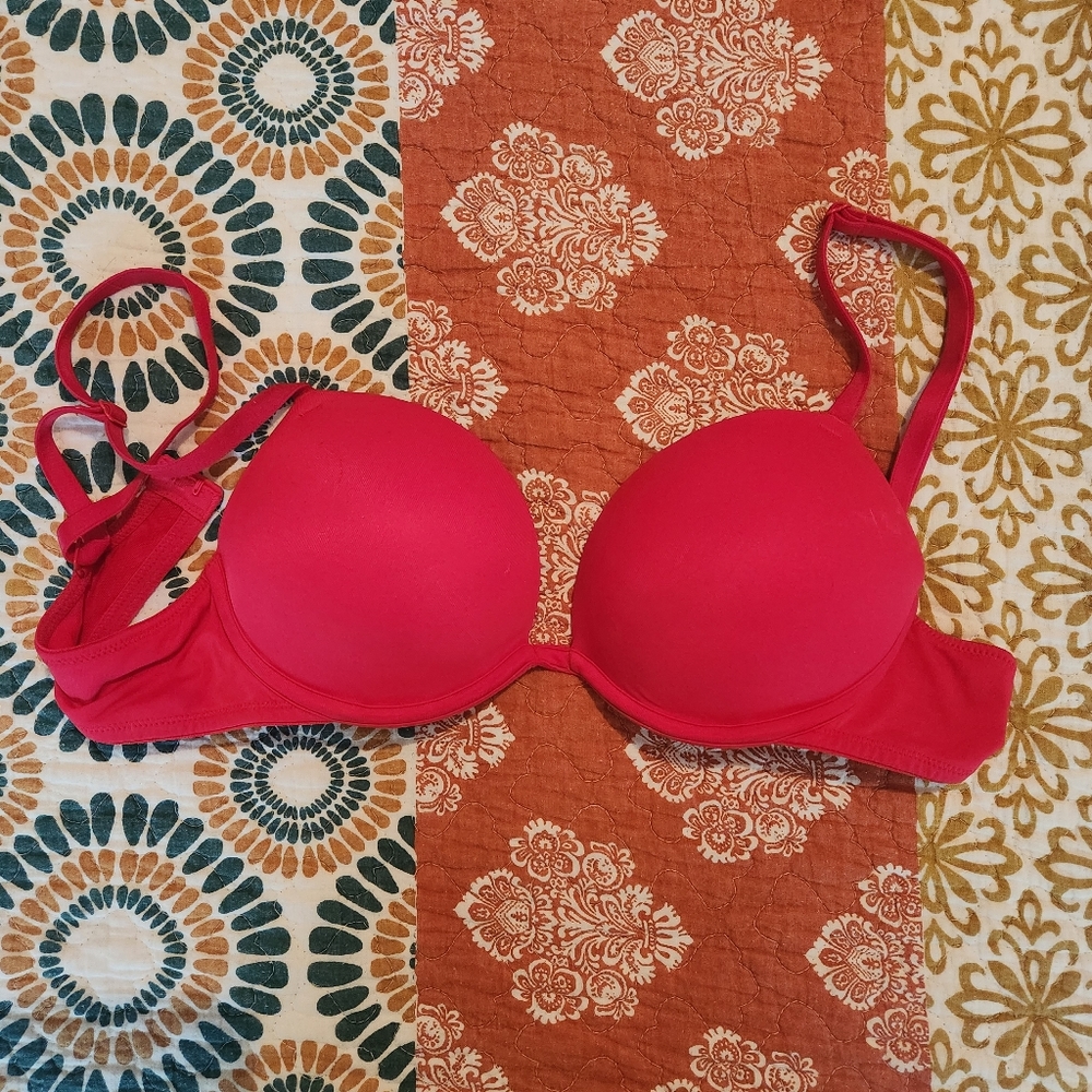 Vs 34A Bombshell Pushup